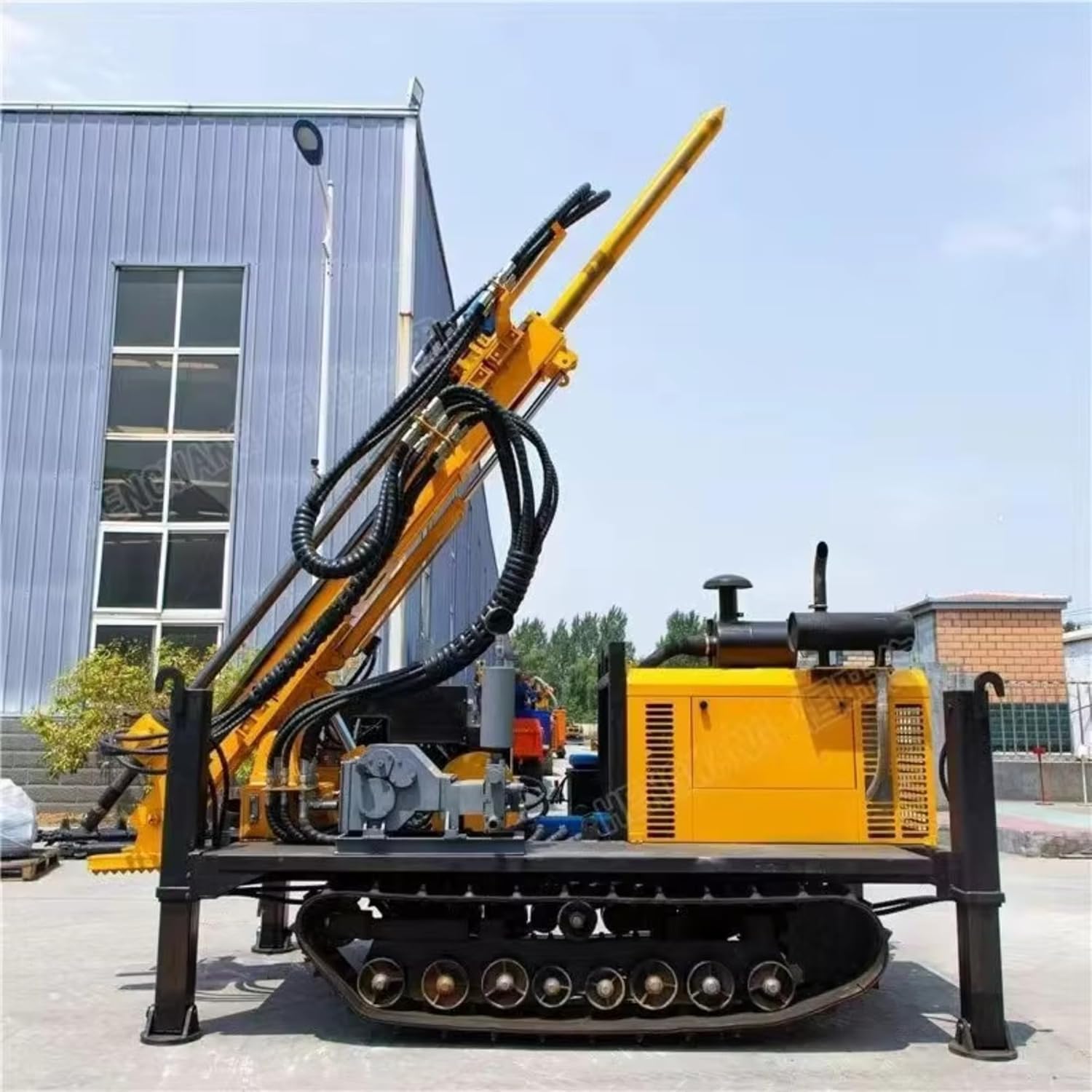 tracked water well drilling rig review,crawler borehole drilling machine pros cons,best portable well drilling equipment,hydraulic deep drilling rig worth buying,should I buy a tracked well drilling machine,tracked water well drilling rig vs alternatives performance testing and real-world results