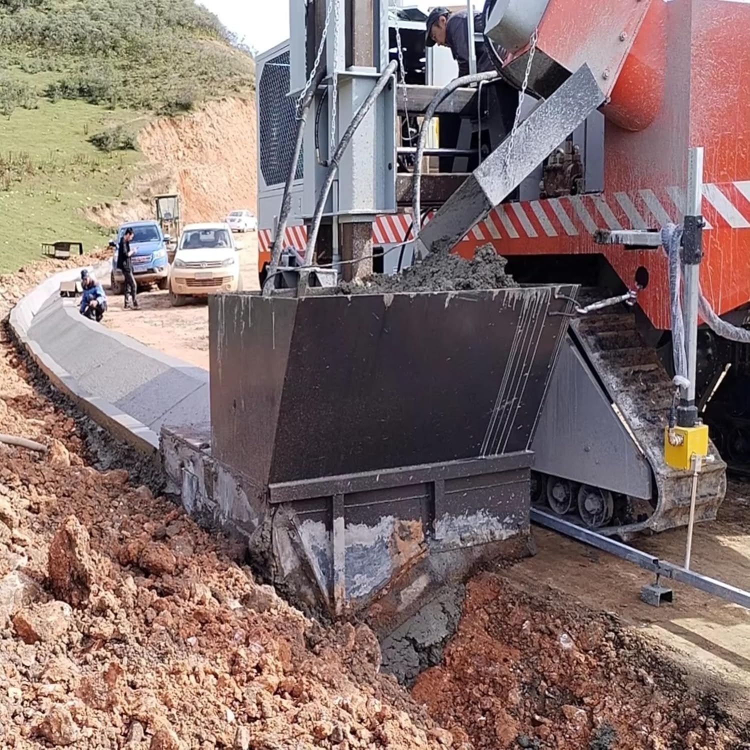 automatic slipform curb paver,best slipform curb paver,slipform curb machine pros cons,how to choose a curb and gutter machine,stringless curb paver worth buying,curb paving equipment comparison performance testing and real-world results