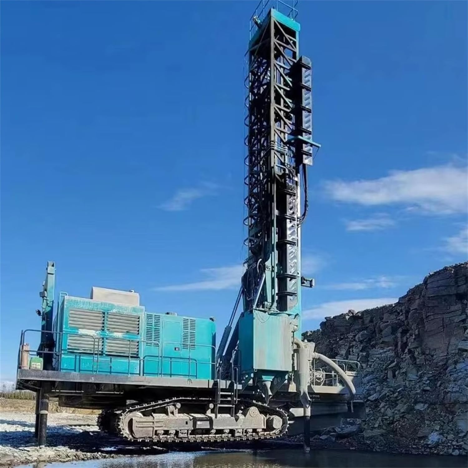 buy crawler water well drilling rig,best tracked borehole drilling equipment,crawler drilling rig pros cons,should I buy a crawler water well drill,crawler rig vs truck mounted drill,crawler water well drill worth buying - detailed features and technical specifications