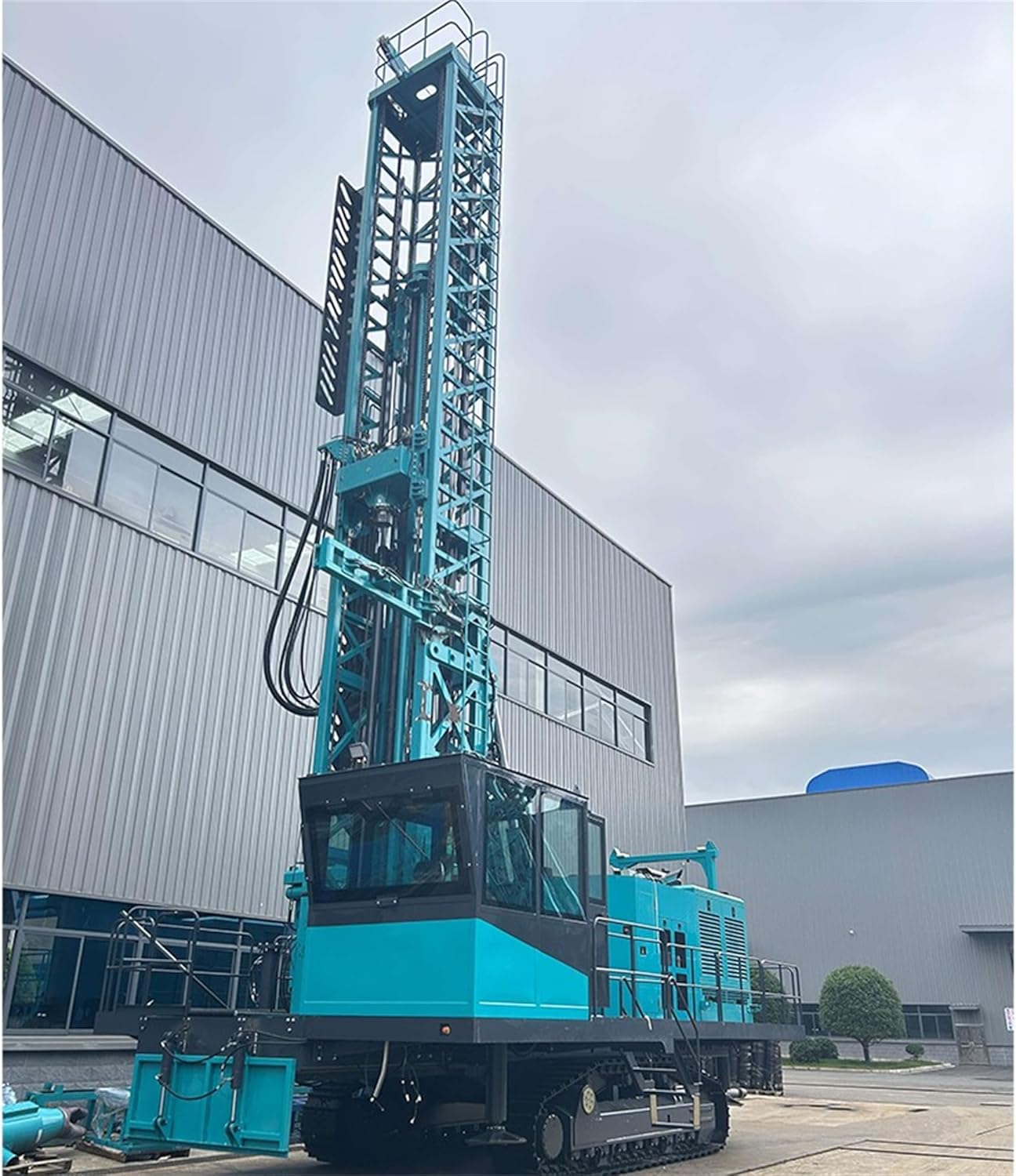 buy crawler water well drilling rig,best tracked borehole drilling equipment,crawler drilling rig pros cons,should I buy a crawler water well drill,crawler rig vs truck mounted drill,crawler water well drill worth buying unboxing and complete package contents