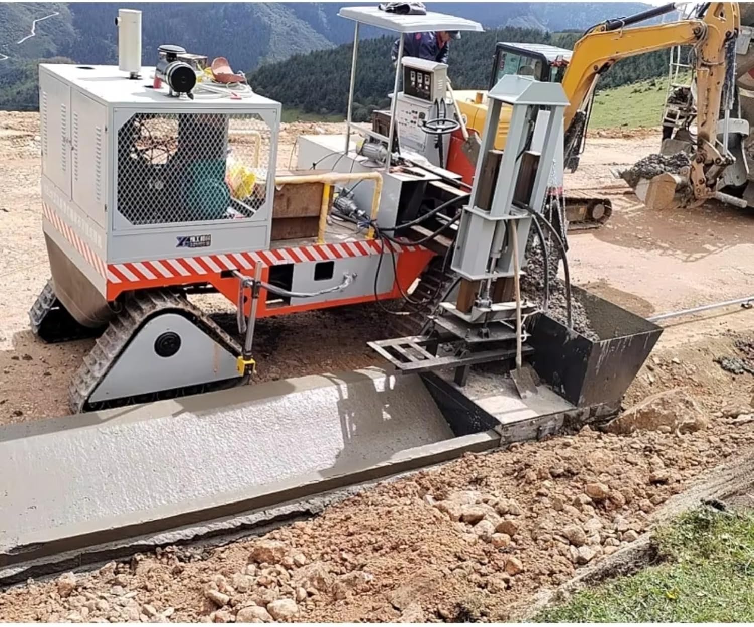 tracked concrete curb slipform machine,curb and gutter paver all terrain,hydraulic tracked curb equipment,concrete curb paving machine pros cons,buy tracked curb machine online,best curb construction equipment for roads performance testing and real-world results